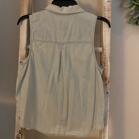 American Eagle Light Denim Button Up Vest - Picture 3 of 3